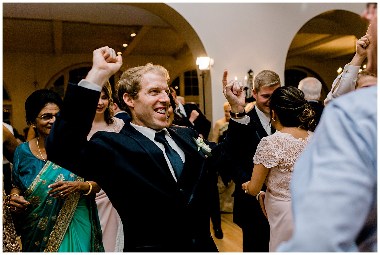 Romantic_Wedding_Ravisloe_Country_Club_Homewood_Illinois_60