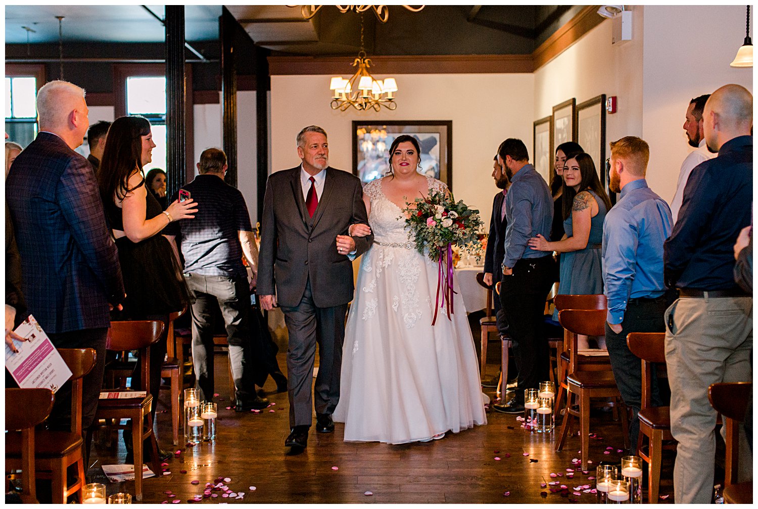 \Fall_Wedding_at_Emmetts_Brewing_Company_West_Dundee_Illinois_32