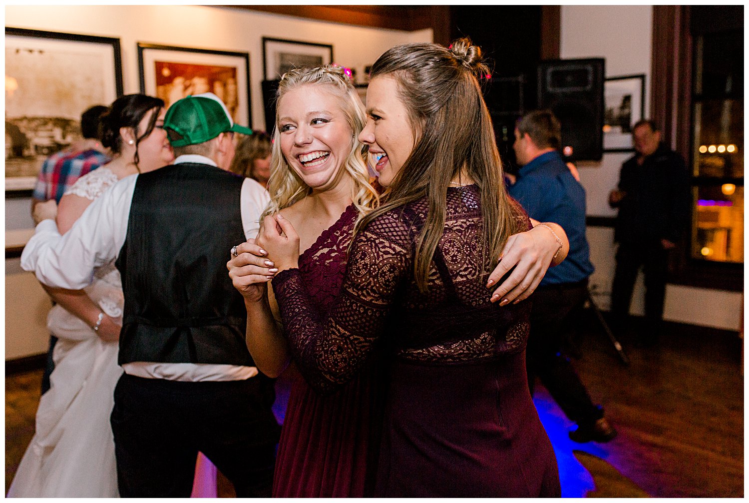 \Fall_Wedding_at_Emmetts_Brewing_Company_West_Dundee_Illinois_47