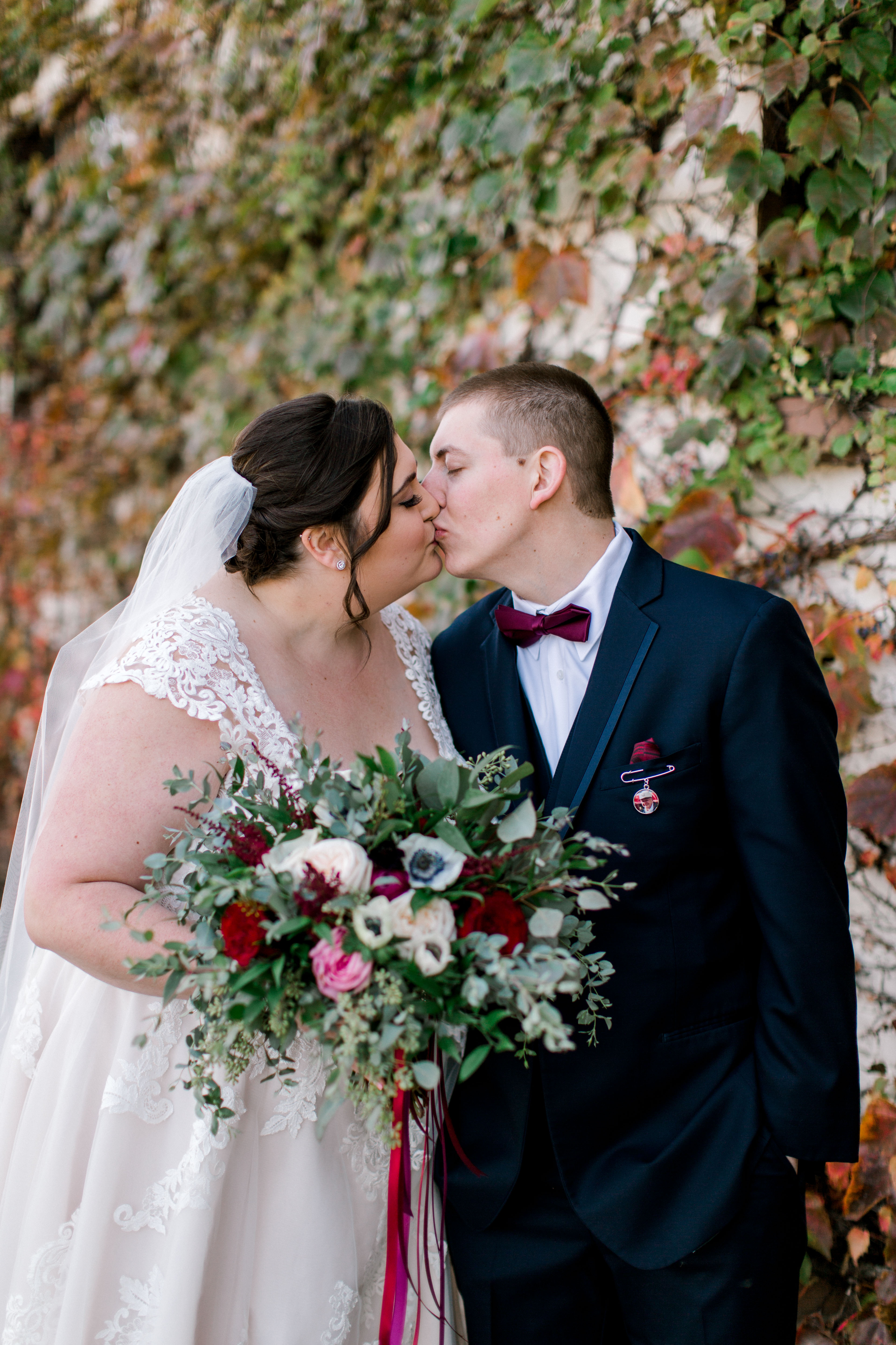 \Fall_Wedding_at_Emmetts_Brewing_Company_West_Dundee_Illinois_50